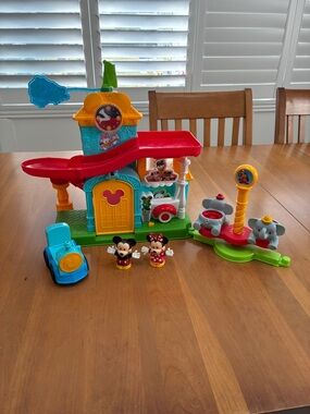 Fisher Price Little People Magical Day At Disney Playset